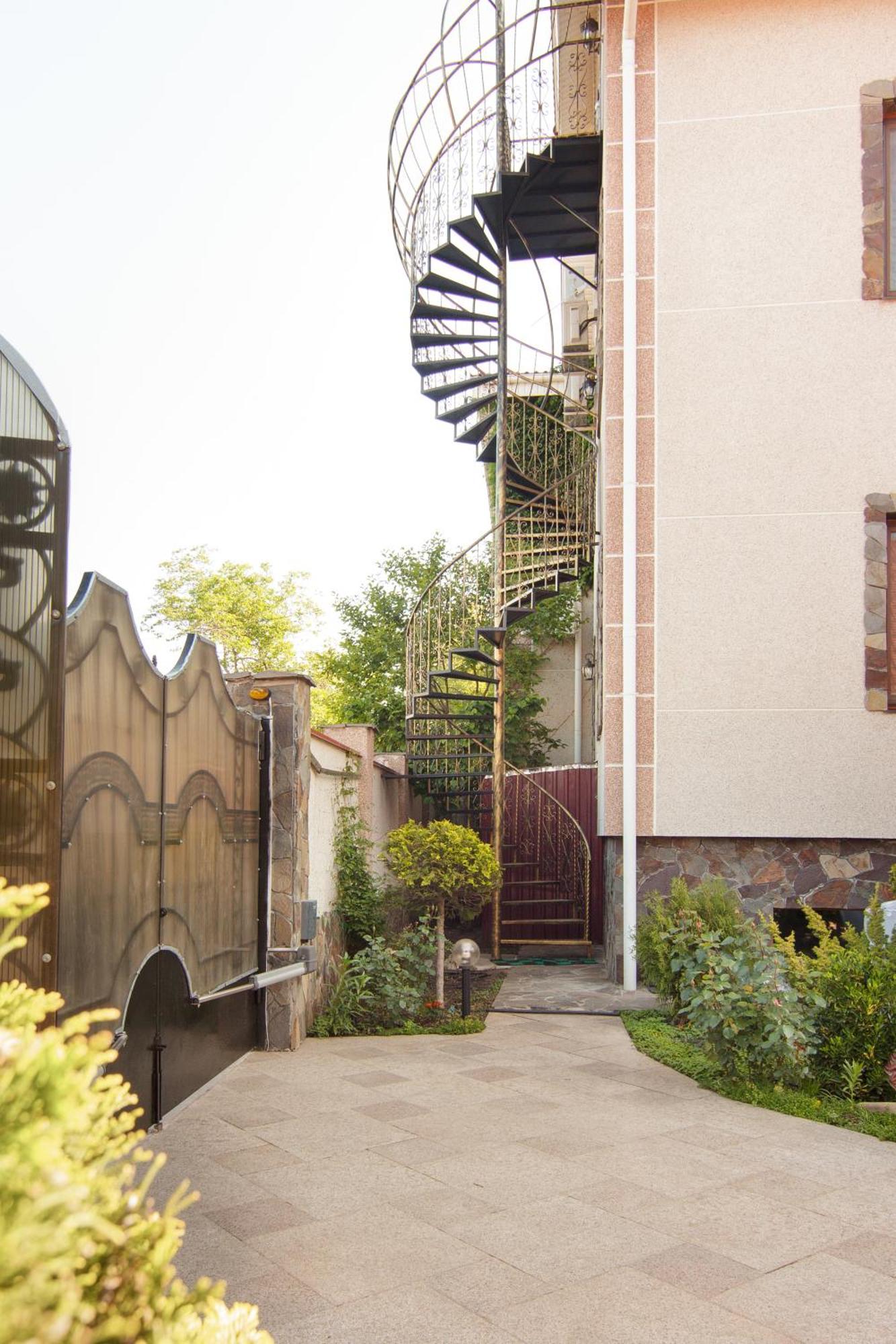 Guest House Montreal أوديسا المظهر الخارجي الصورة